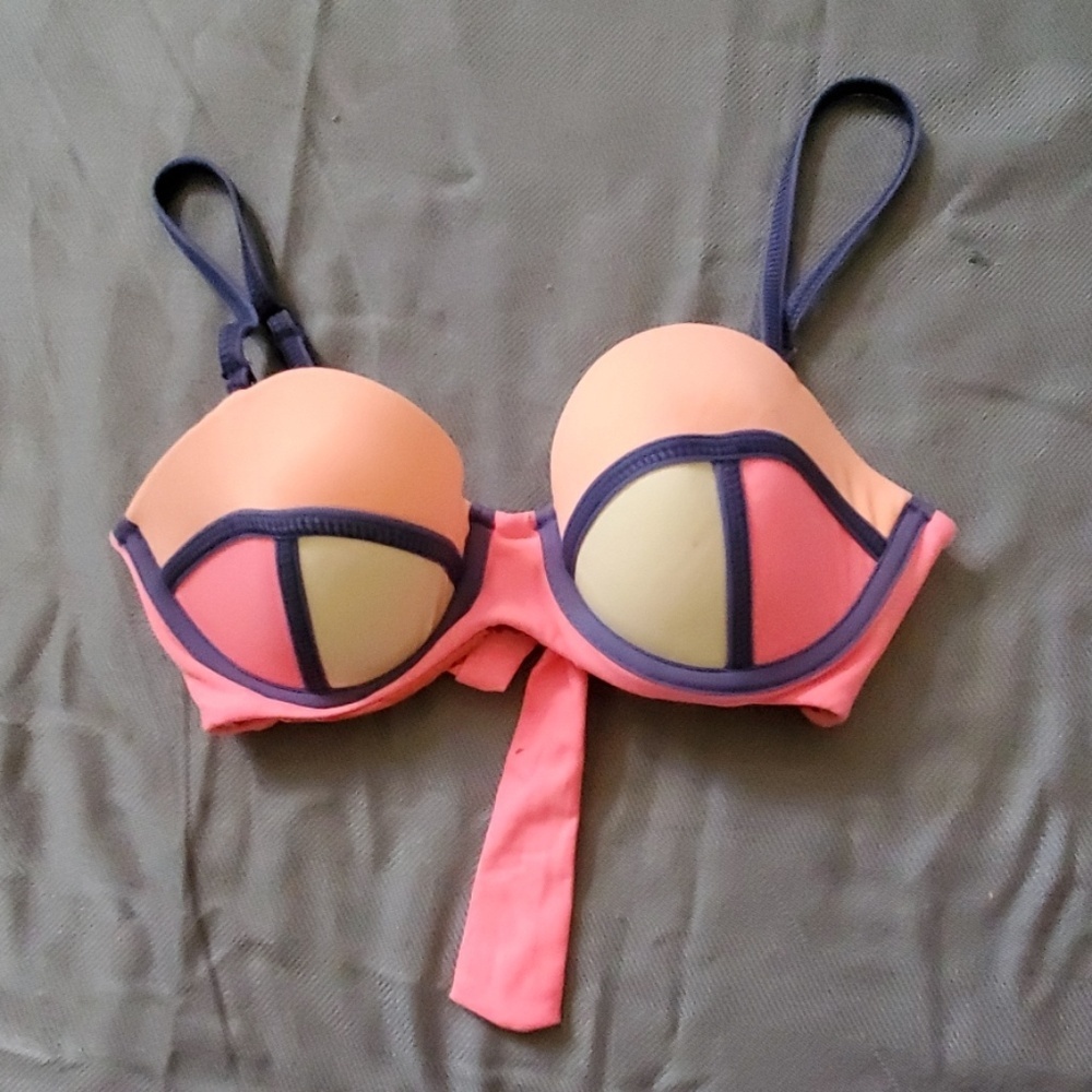 Maaji Bikini Top Size Medium - Picture 1 of 4